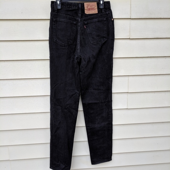 ladies black levi jeans